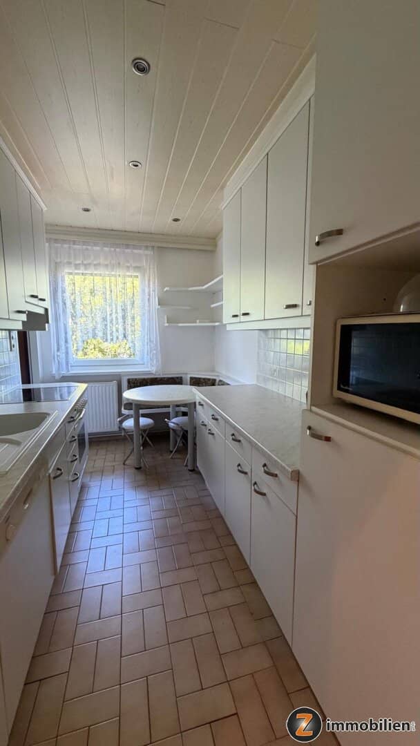 Helle Wohnung mit Loggia und Balkon in Grünruhelage