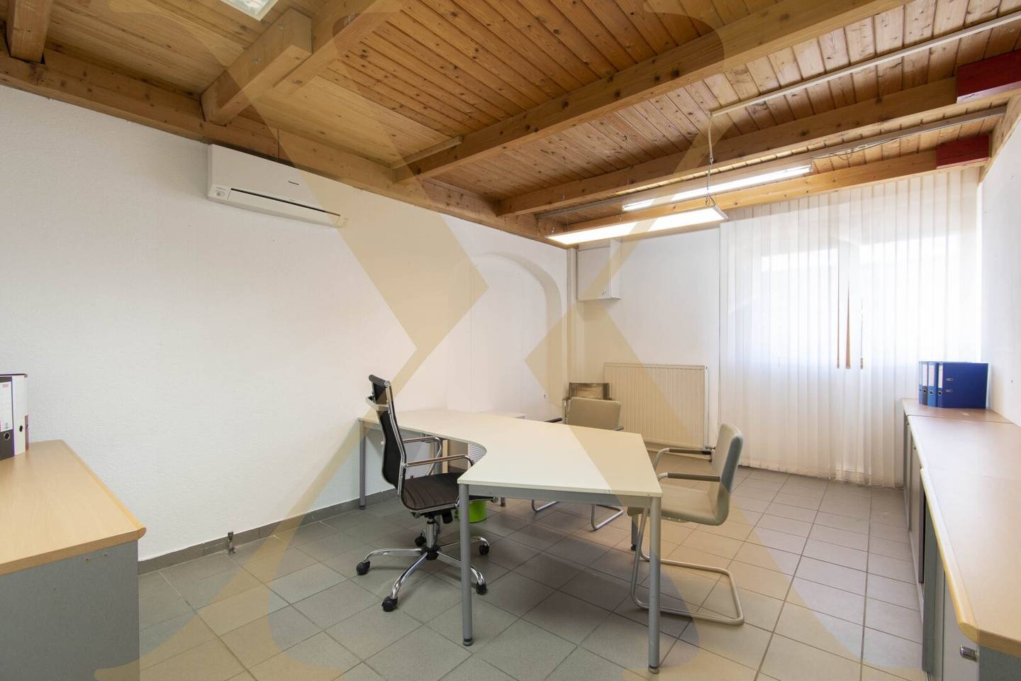 Newly renovated office space in Hörsching available for rent now commission free