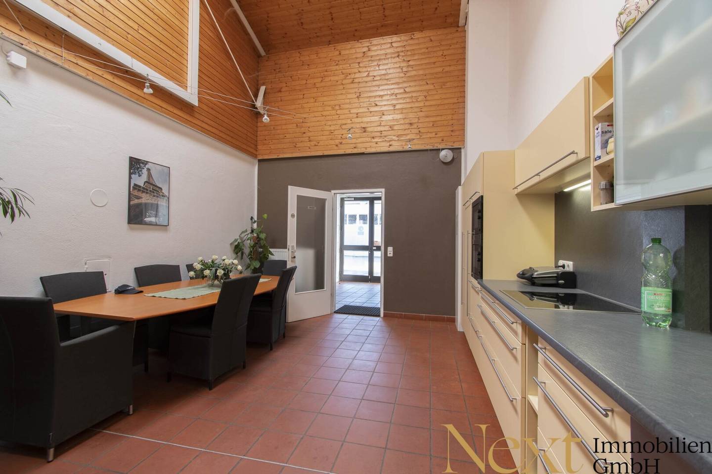 Newly renovated office space in Hörsching available for rent now commission free