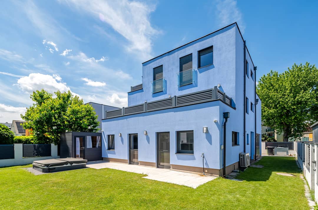Einfamilienhaus mit Garten und vier Terrassen
