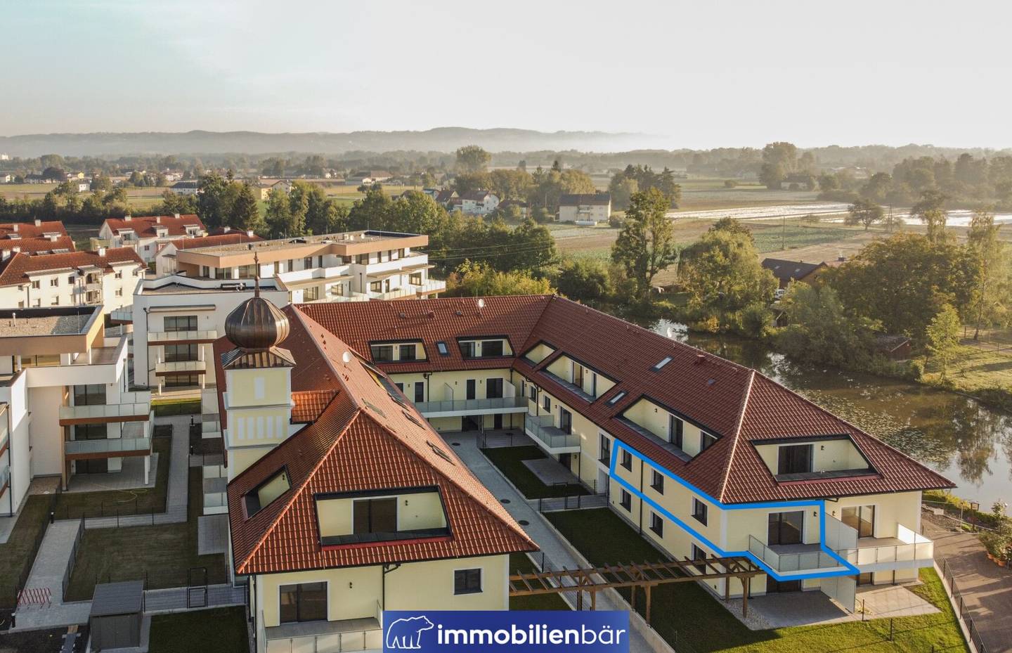Neubauwohnung mit Balkon und Parkplatz in zentraler Lage