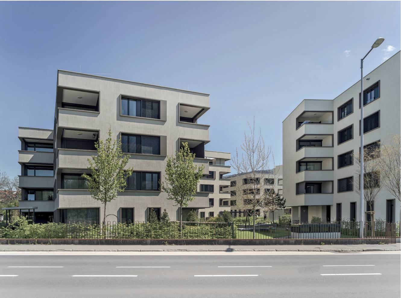 Moderne Wohnung mit Loggia und Seeblick