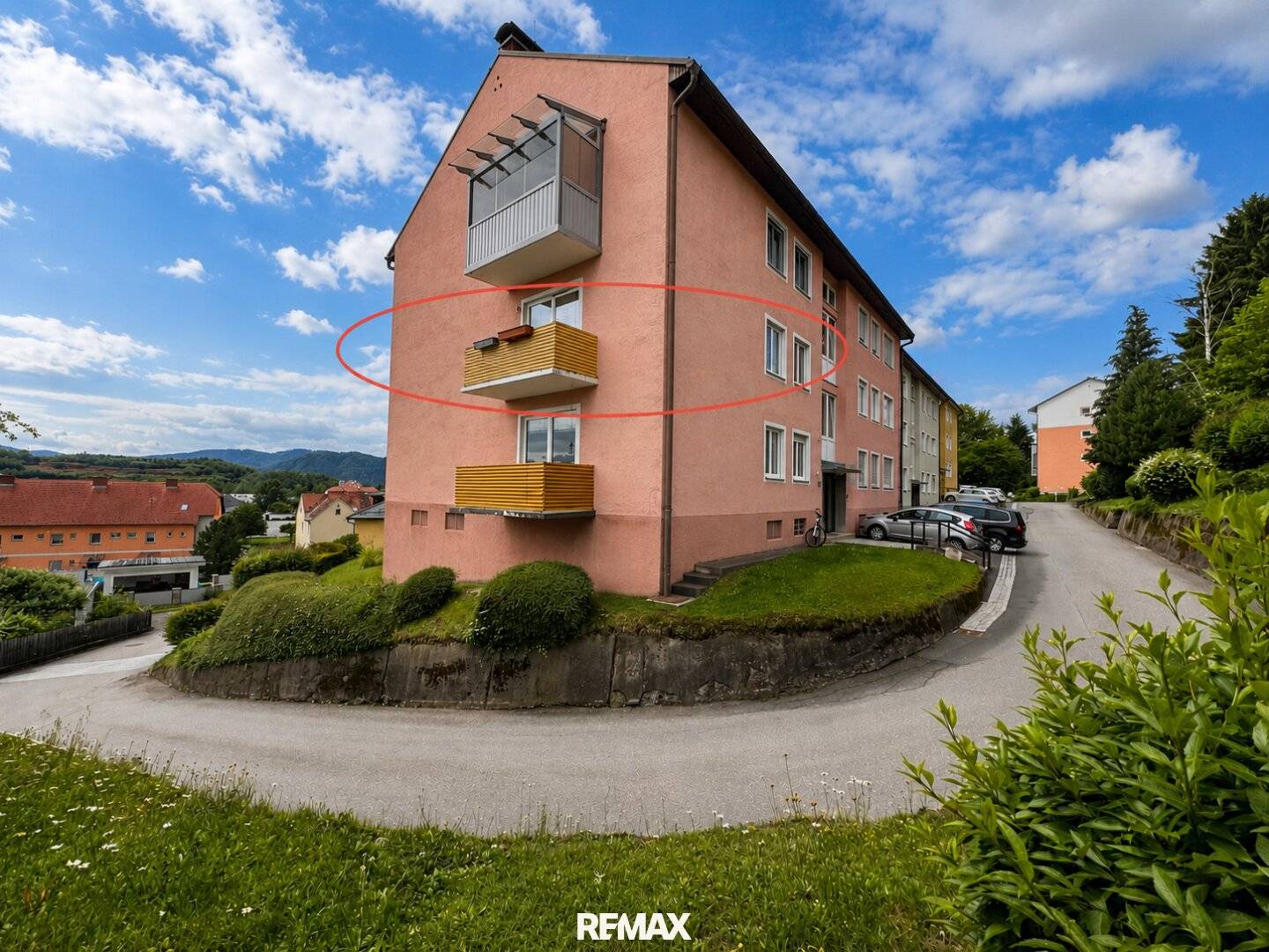 Möblierte Wohnung mit Balkon und Einbauküche