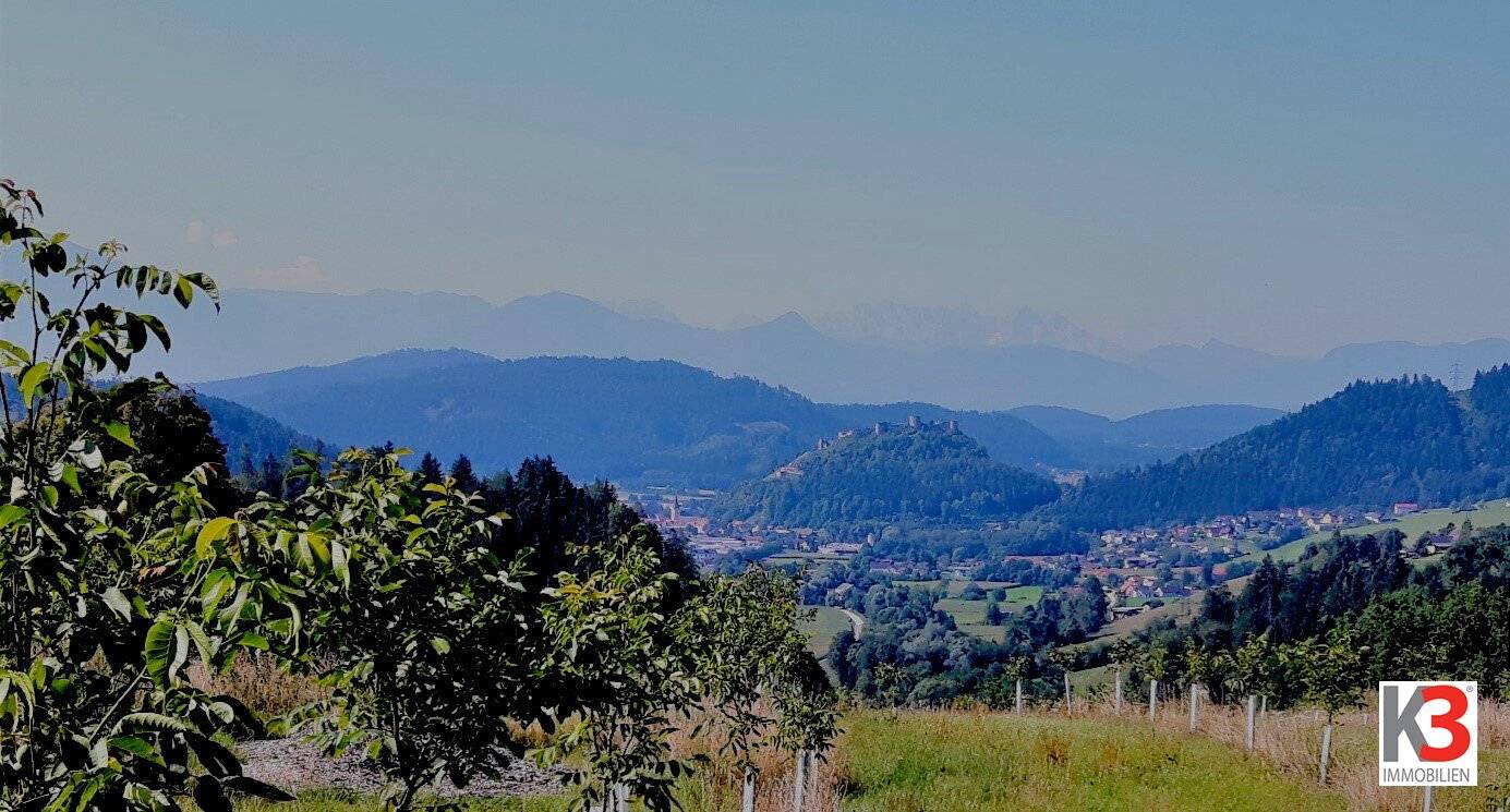 Landwirtschaftliche Fläche mit Südhanglage und Fernblick