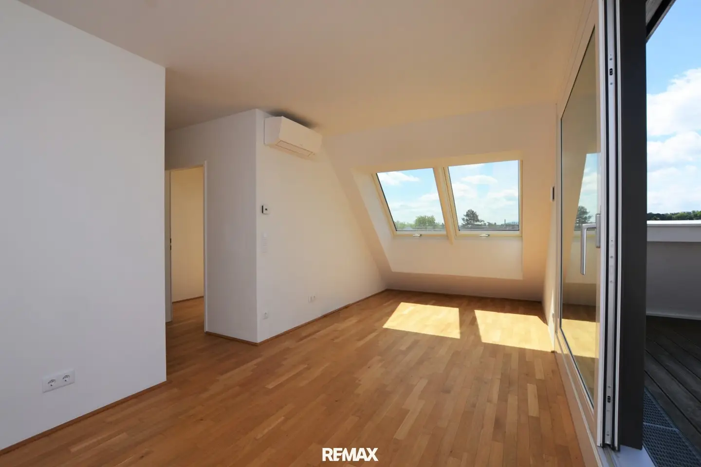 Dachgeschosswohnung mit Südwest Terrasse und Fernblick