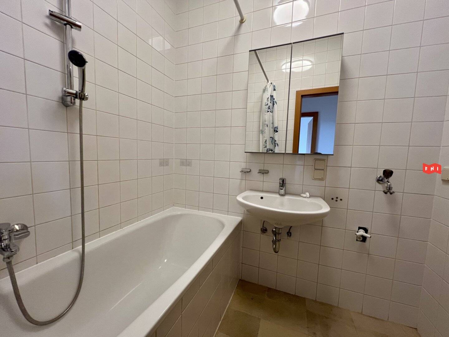 Beautiful attic apartment with Airbnb potential