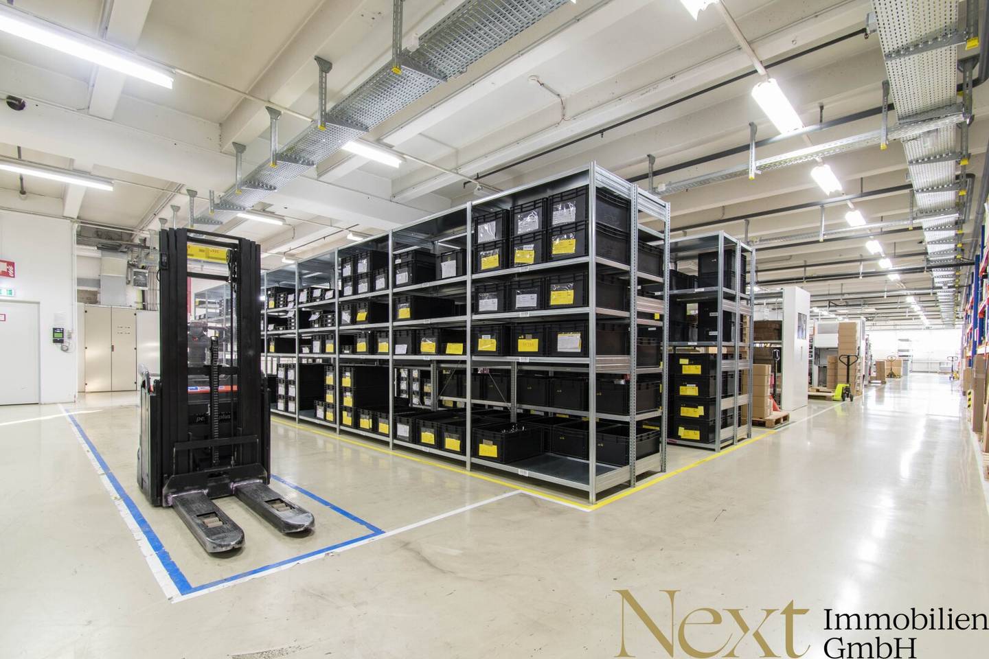 Lager-/Assemblingfläche (auch teilbar) mit Büroflächen im Hafengebiet Linz zu vermieten!