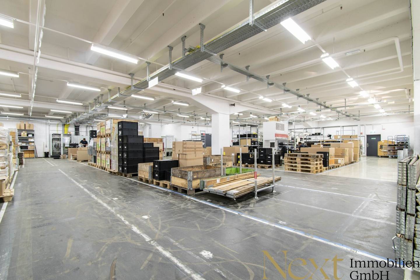 Lager-/Assemblingfläche (auch teilbar) mit Büroflächen im Hafengebiet Linz zu vermieten!
