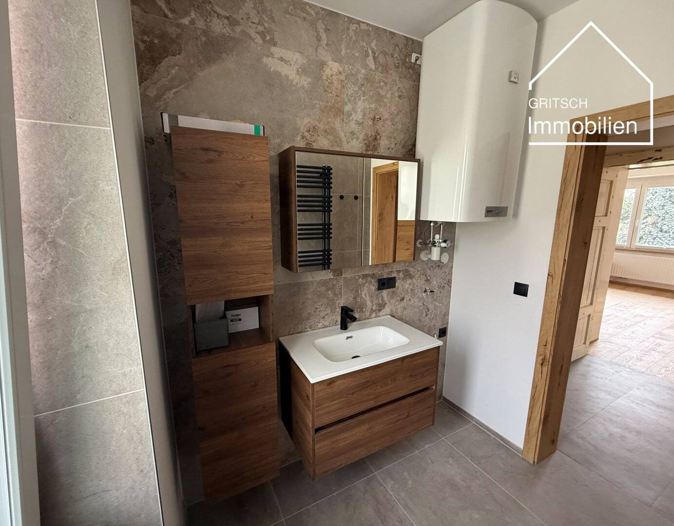 Recently renovated apartment with loggia and garden in Absam