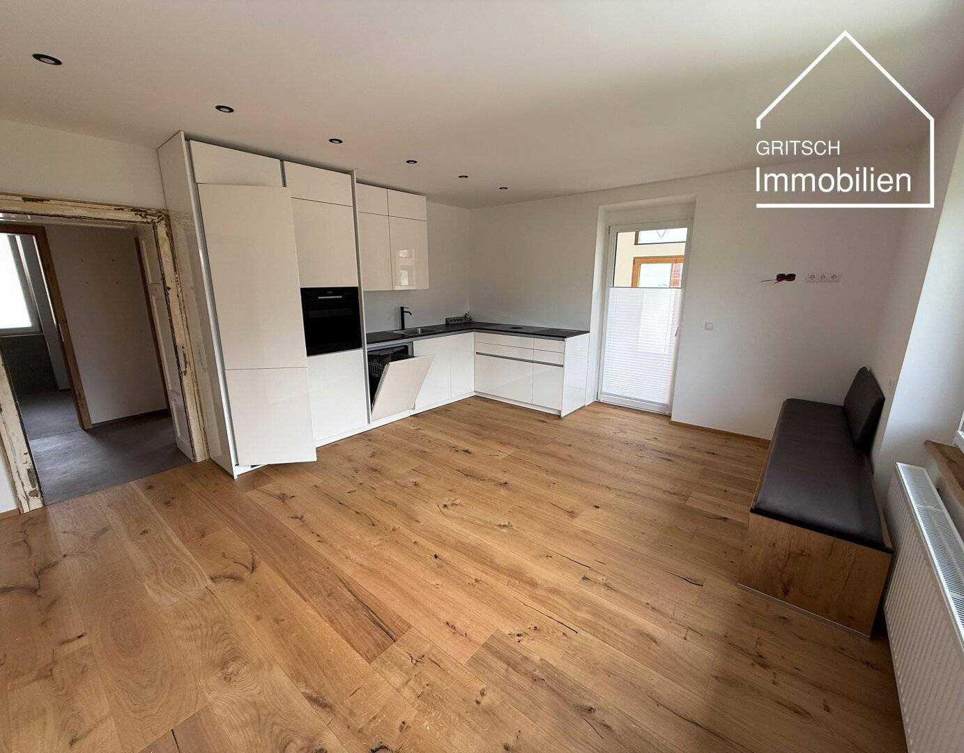 Recently renovated apartment with loggia and garden in Absam