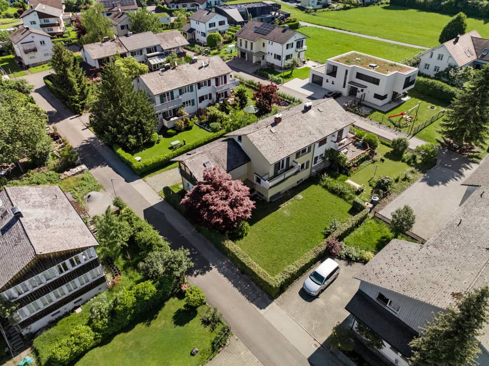 Renovierungsbedürftiges Einfamilienhaus mit sonnigem Garten in ruhiger Lage