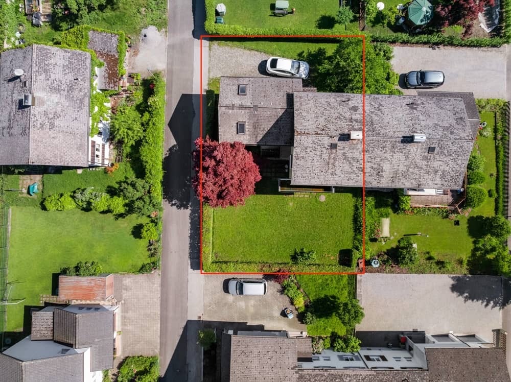 Renovierungsbedürftiges Einfamilienhaus mit sonnigem Garten in ruhiger Lage