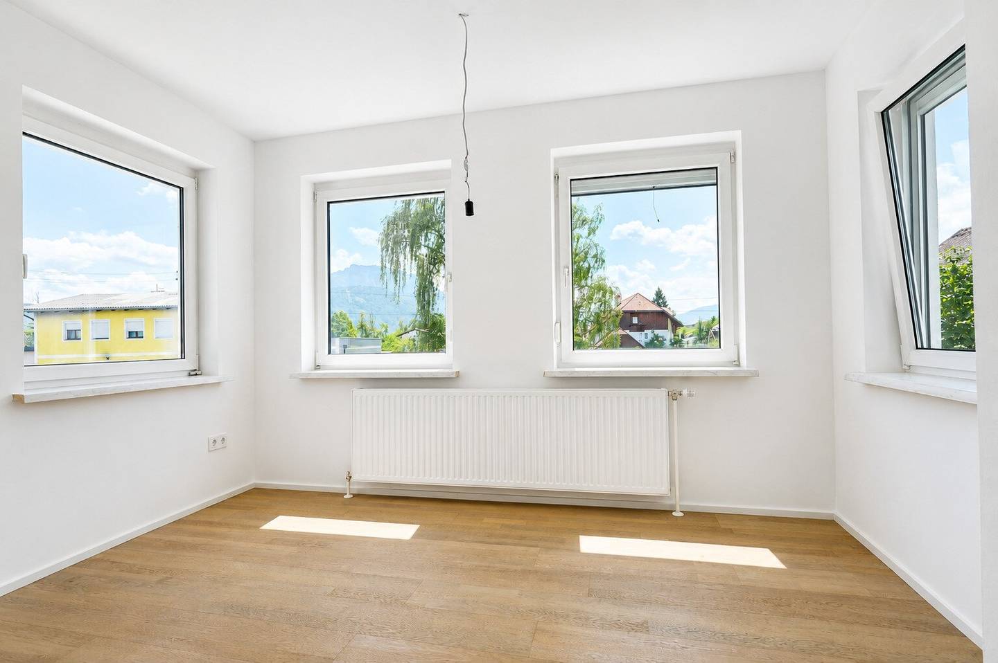 Sanierte Etagenwohnung mit Traunsteinblick und zwei Stellplätzen