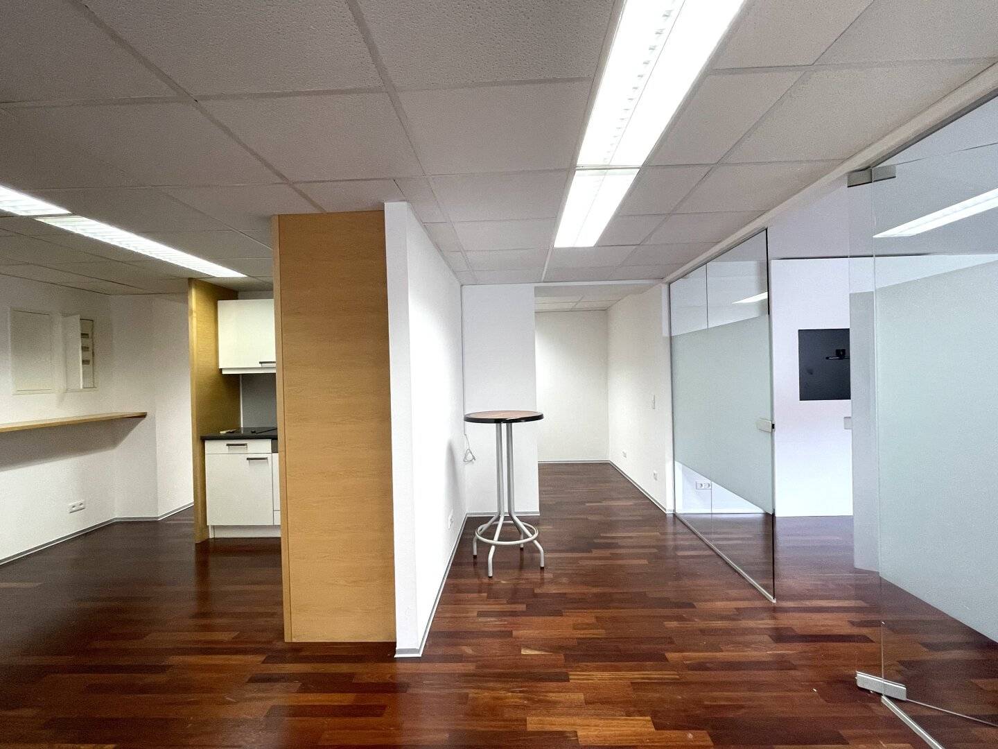 Office space with separate kitchen at Nußdorfer Platz
