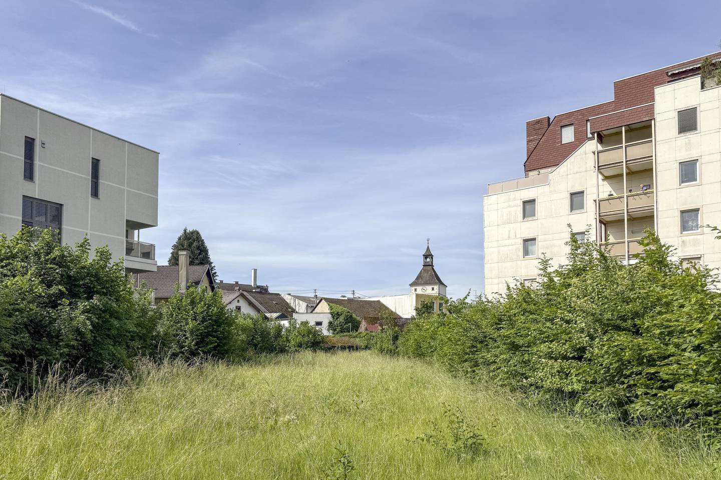Grundstück mit Altbestand und Projektidee in zentraler Lage