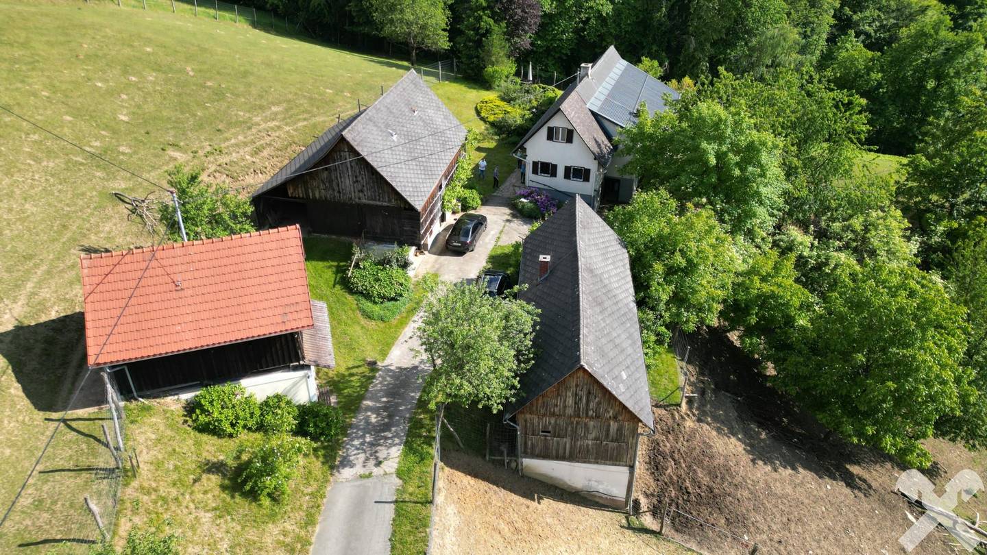 Sanierte Hofstelle mit Weitblick auf großem Grundstück