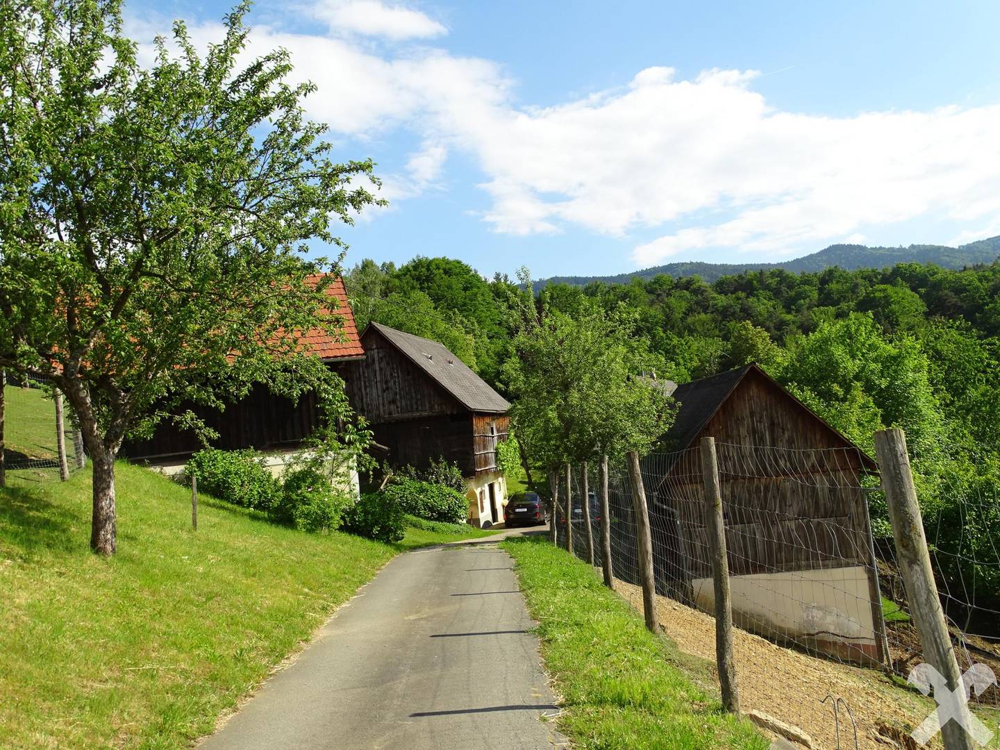 Sanierte Hofstelle mit Weitblick auf großem Grundstück