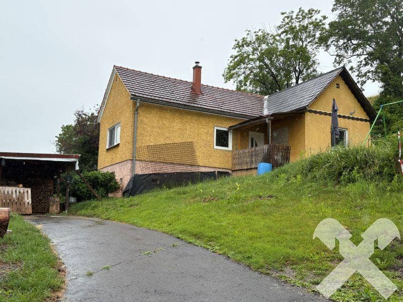 Einfamilienhaus mit Garten und Ausbaupotenzial