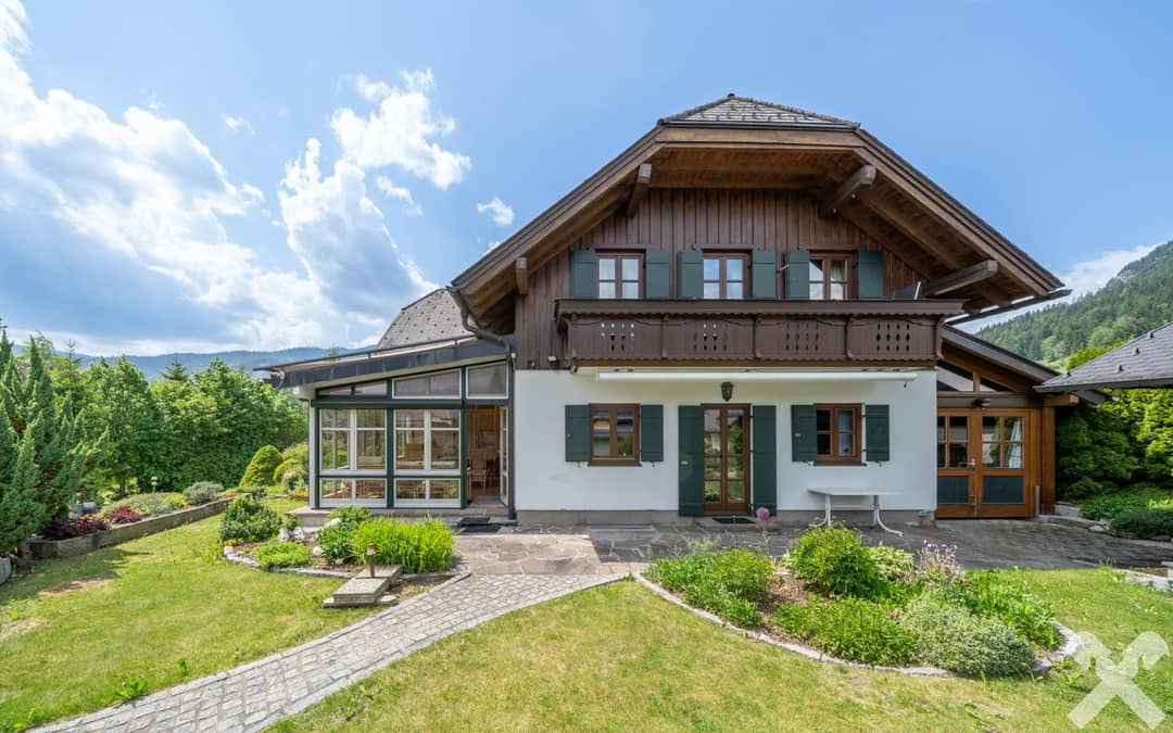 Ostansicht mit Wintergarten