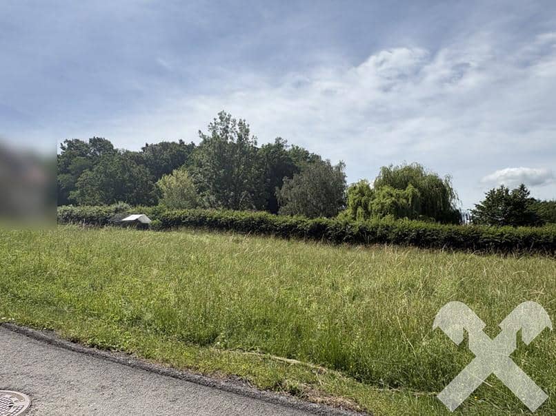 Sonnige Baugrundstücke in ruhiger Hügellage