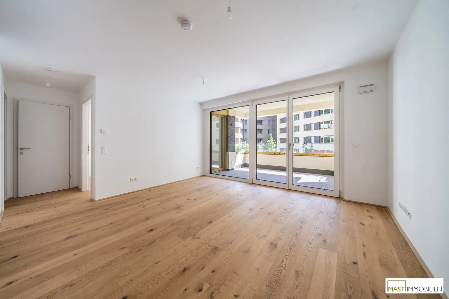 First occupancy 2-room apartment with approx. 9.5 m² outdoor area