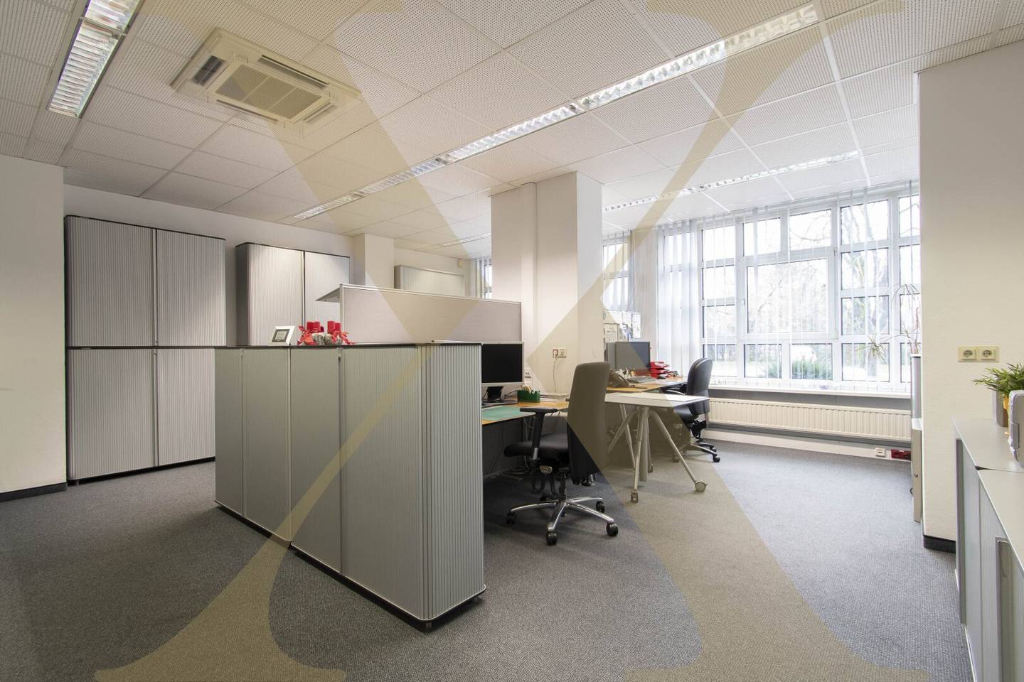 Central office space with ideal layout in Linz for rent