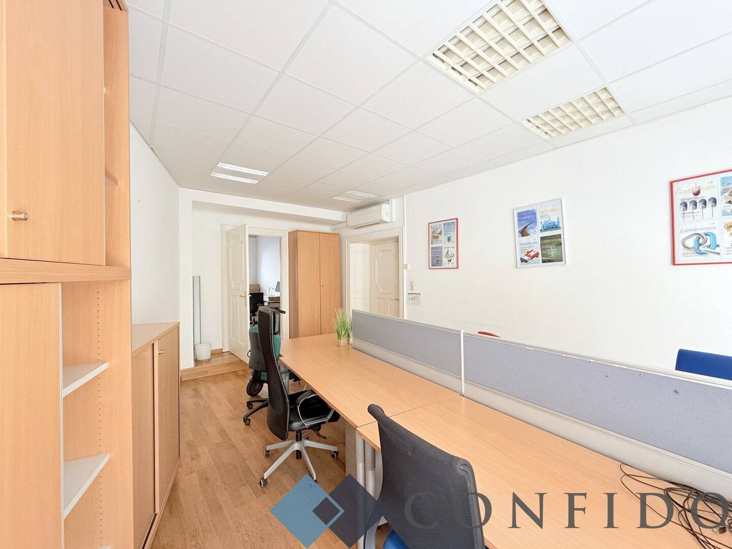 Helles 2 Zimmer Büro am Heumarkt im Altbau