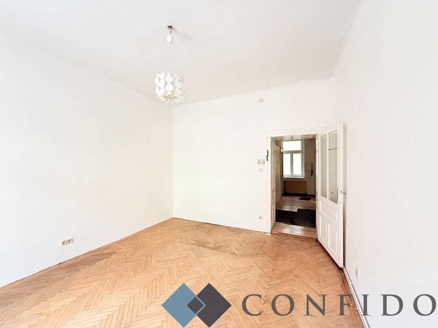 Renovation-Ready Altbau Apartment with Open Kitchen near Stöberplatz