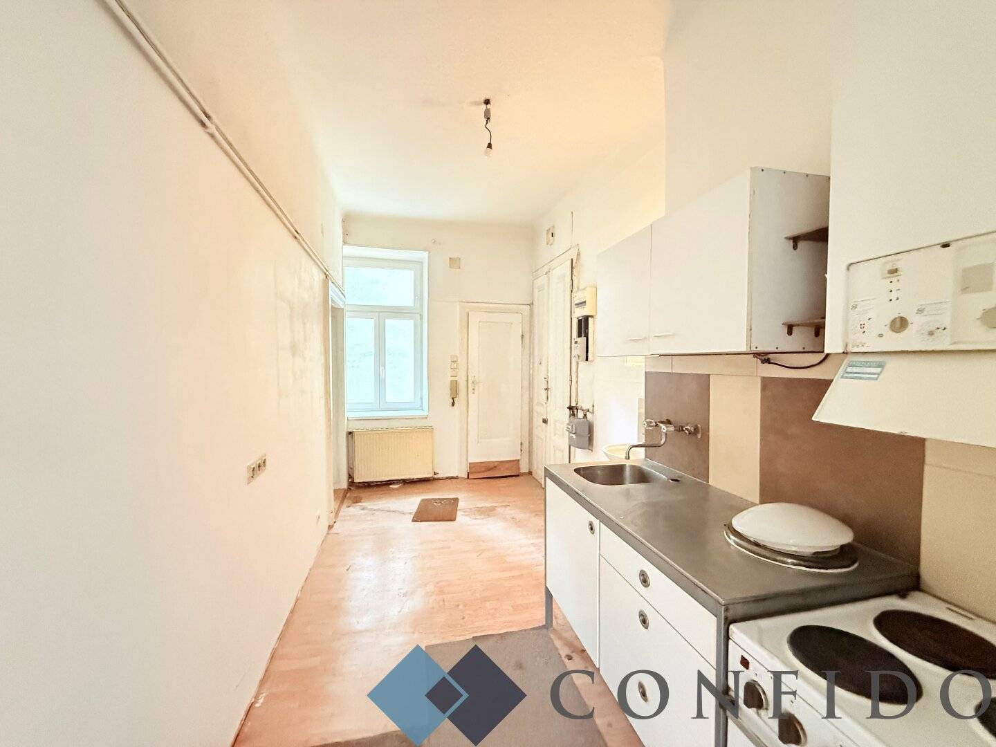 Renovation-Ready Altbau Apartment with Open Kitchen near Stöberplatz