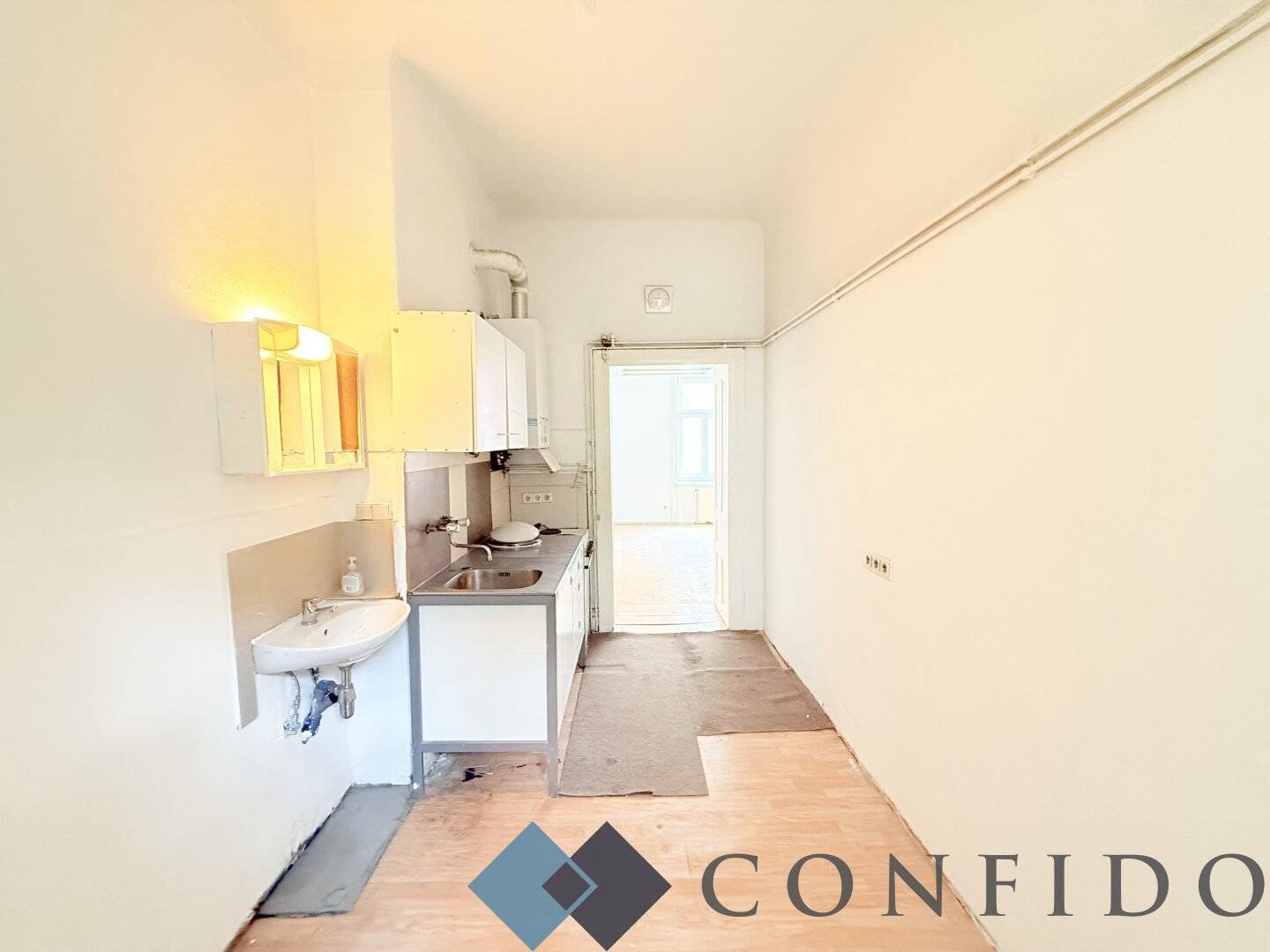 Renovation-Ready Altbau Apartment with Open Kitchen near Stöberplatz