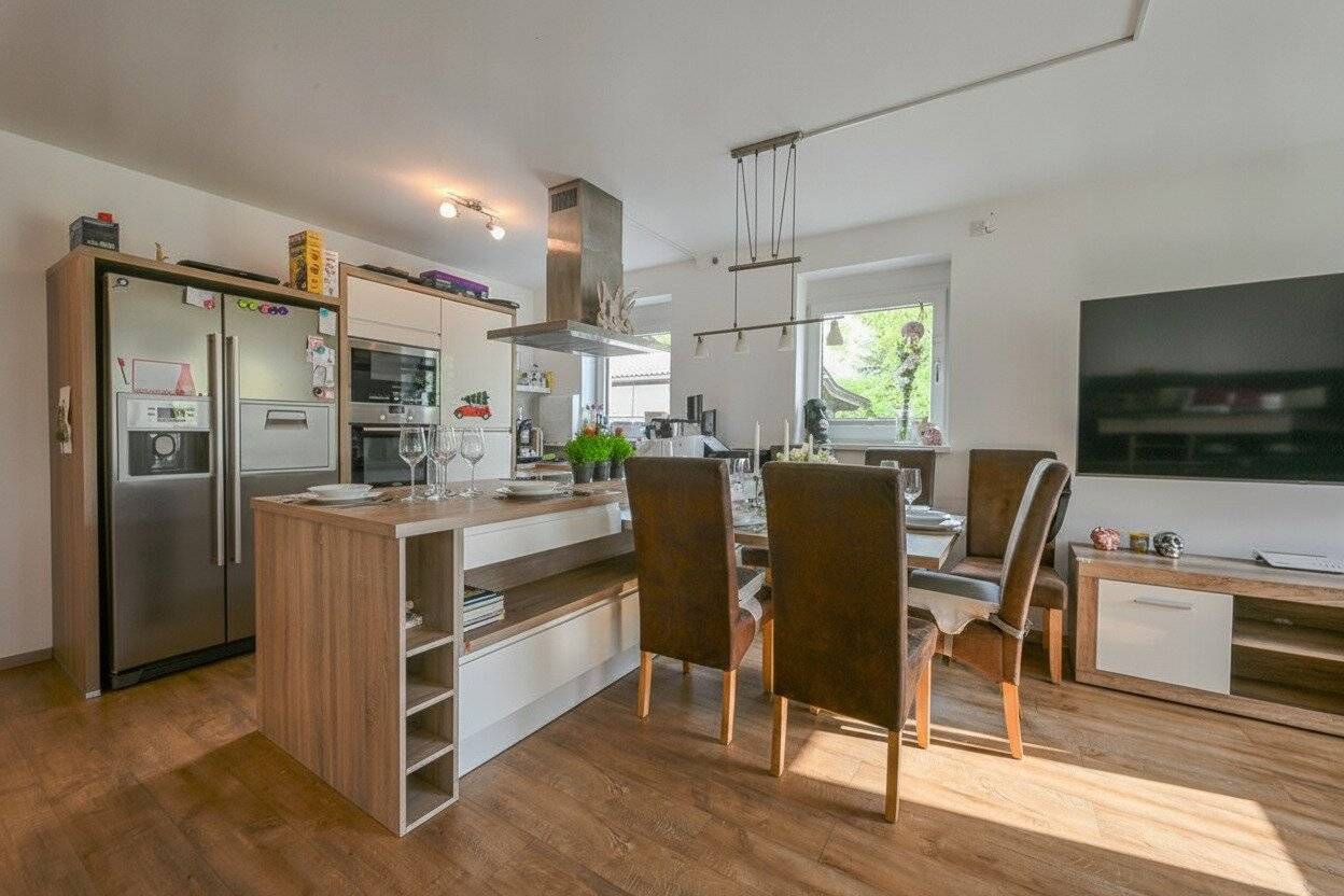 Bright garden apartment with terrace and Swedish stove