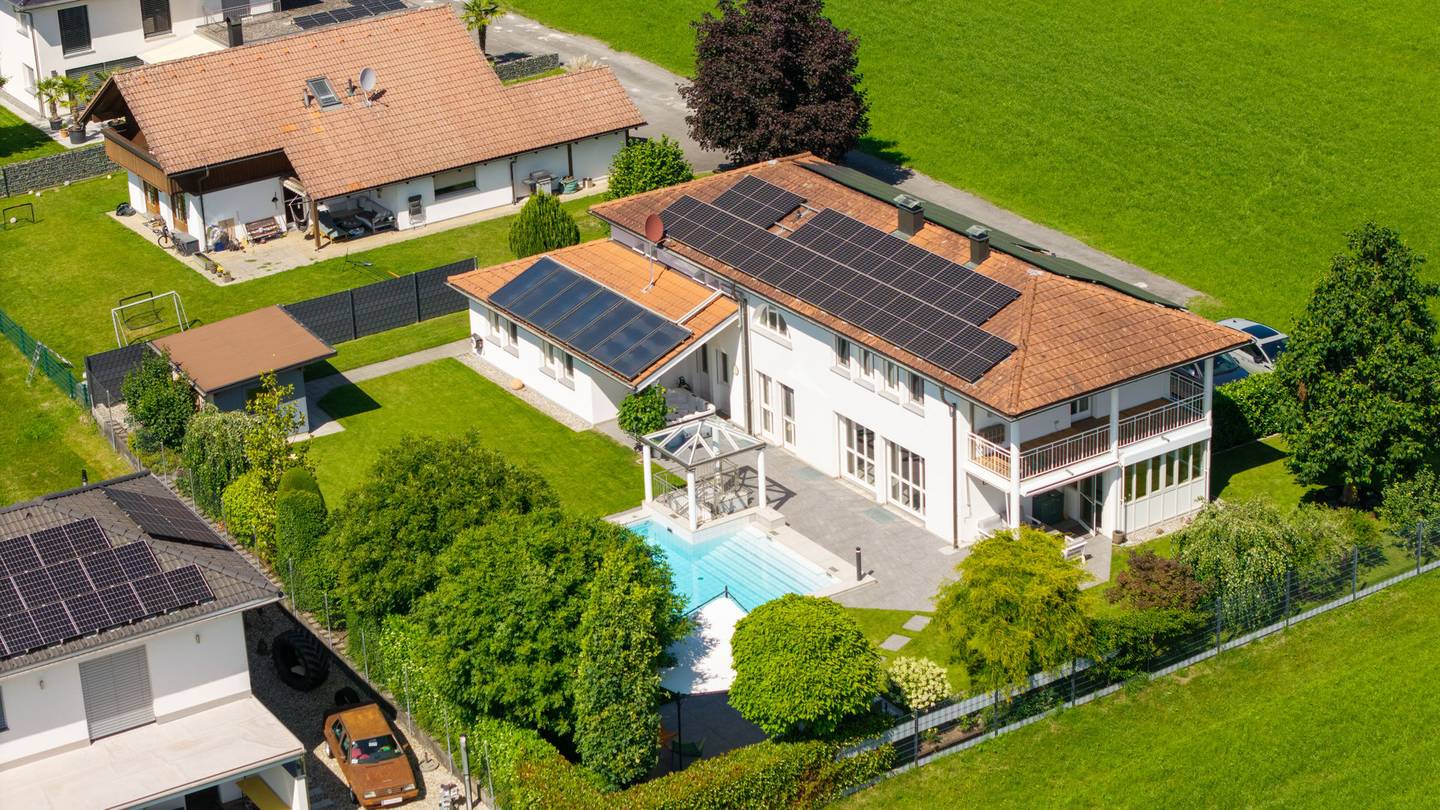 Villa mit Pool und Photovoltaik in privater Grünlage