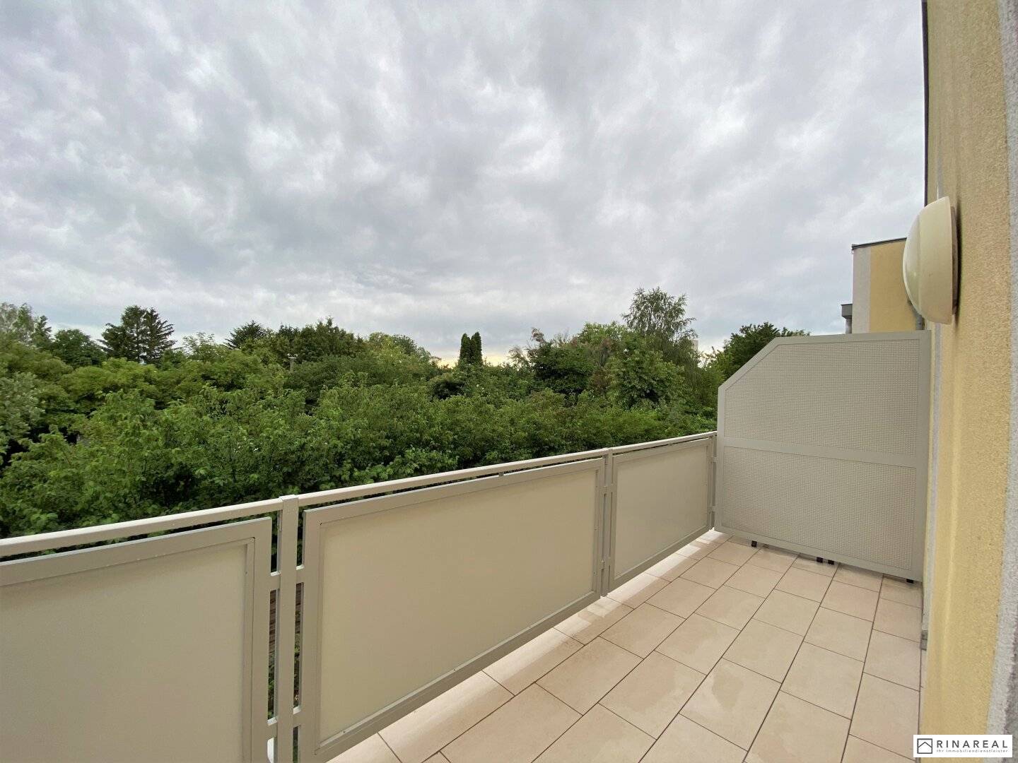 Balcony apartment with open kitchen and southwest orientation