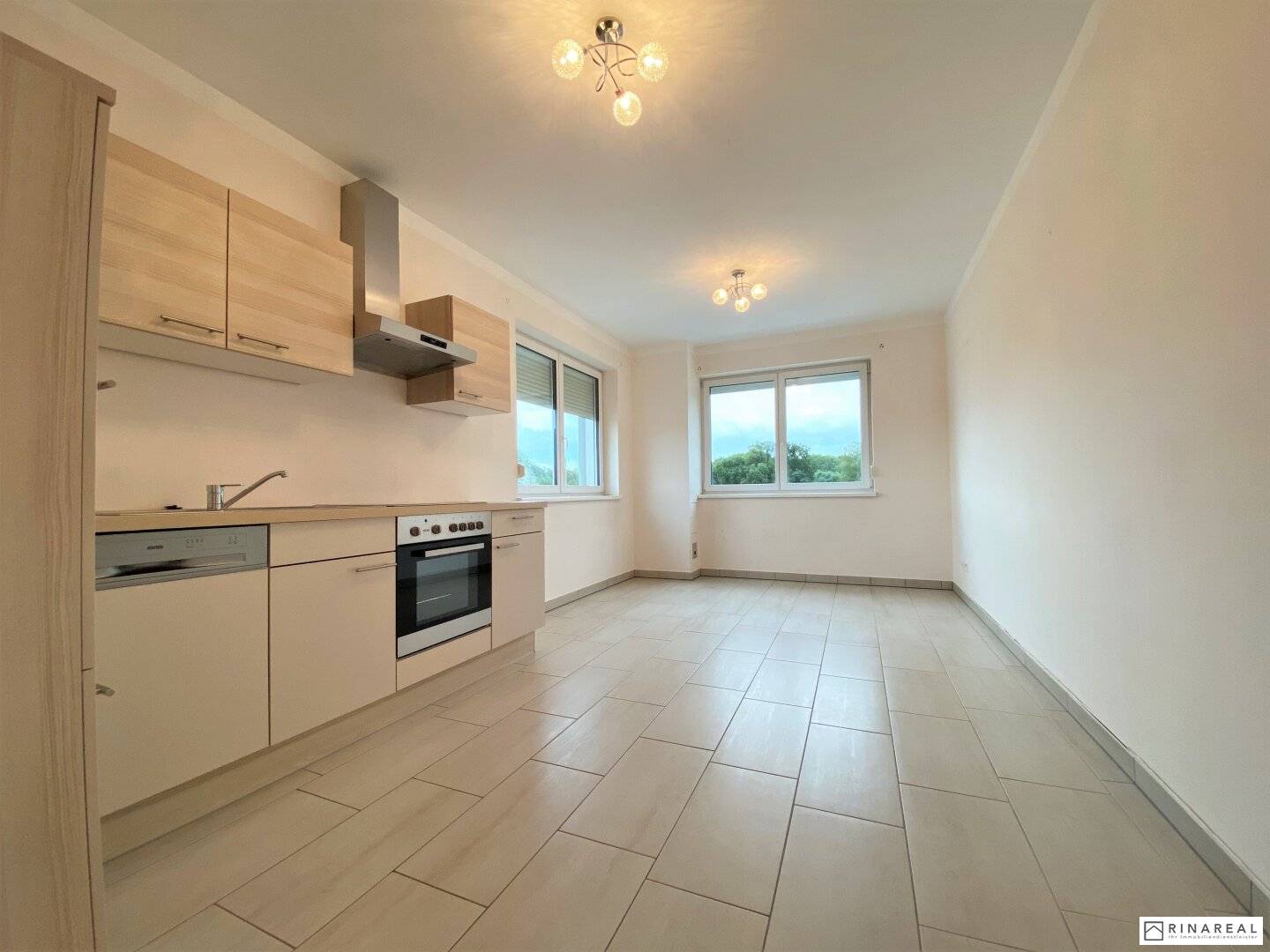Balcony apartment with open kitchen and southwest orientation