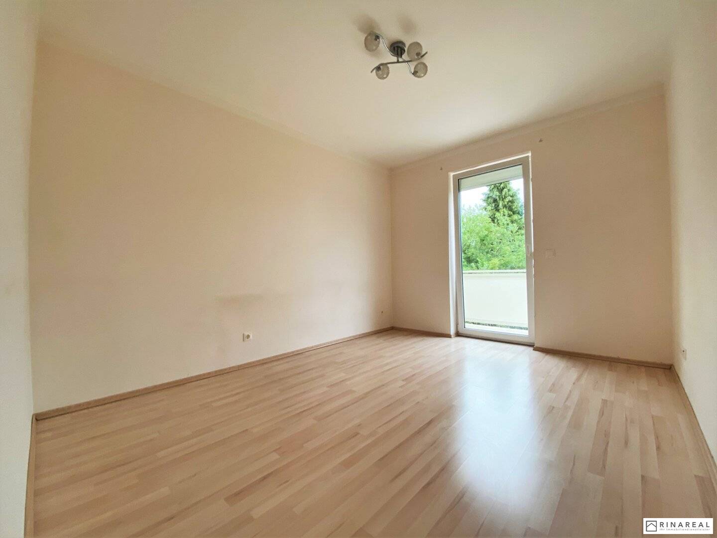 Balcony apartment with open kitchen and southwest orientation