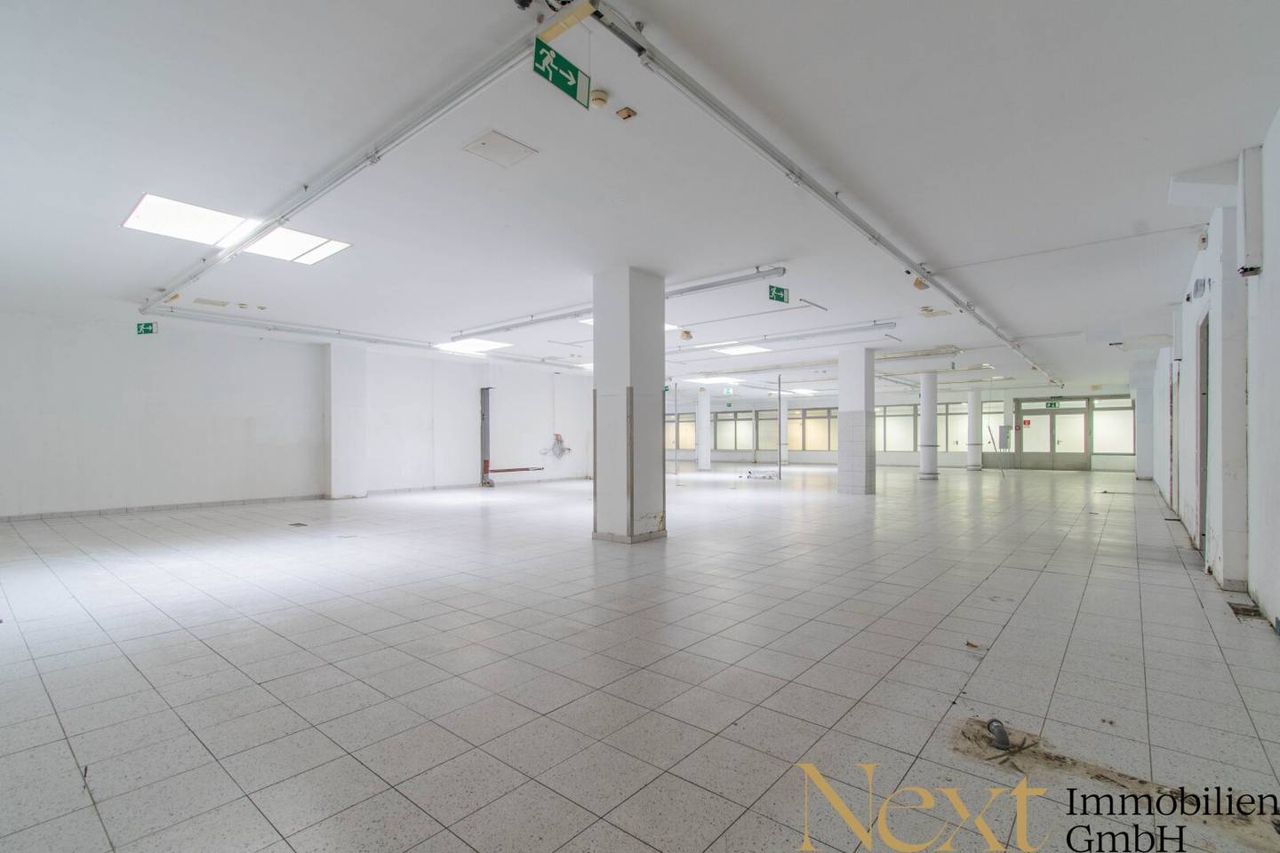 Spacious commercial space with approx. 849 m² in Linz city center location near Landstraße for rent