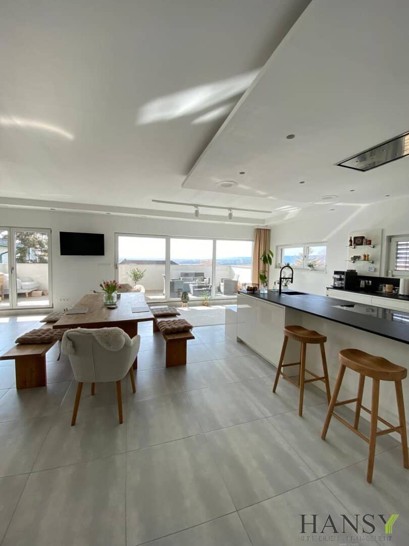 Neuwertiges Mehrfamilienhaus in Neusiedl am See – 20 Zimmer, Garten, Garage, Top Ausstattung!