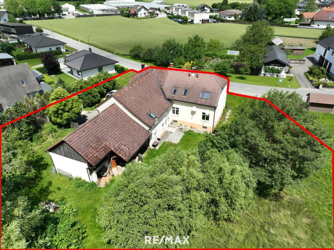 an einer Nebenstraße gelegen