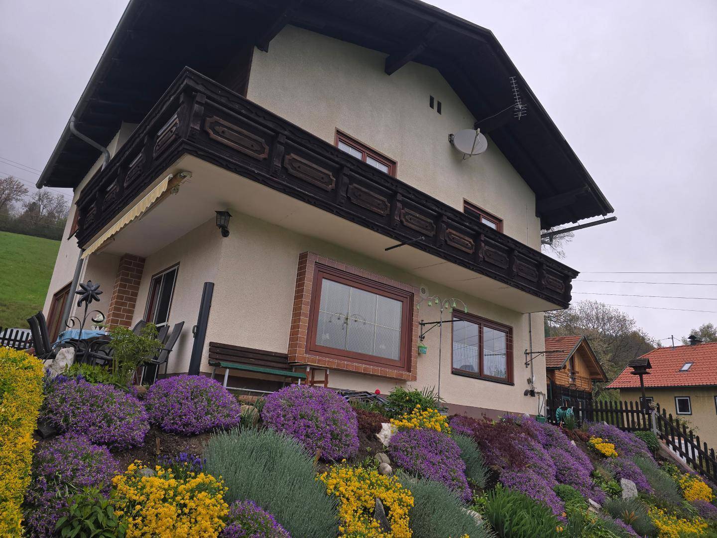Einfamilienhaus mit Garten Sauna und Panoramablick