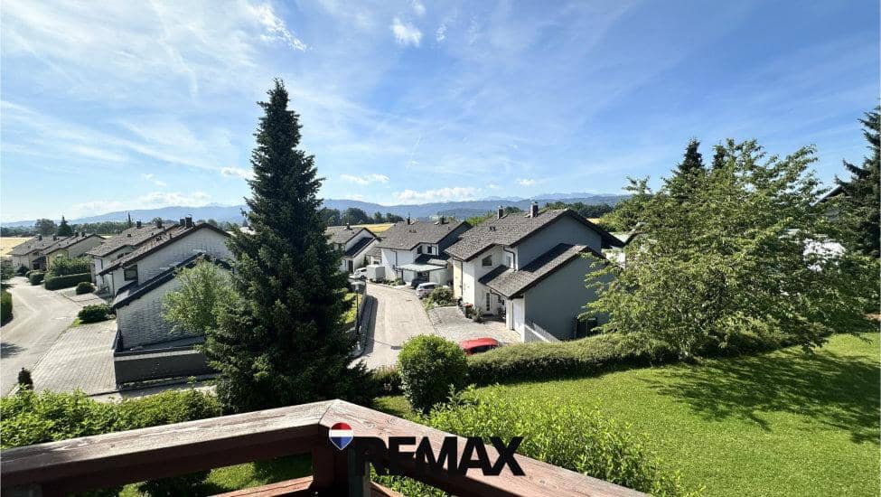 Bright 3-room apartment with loggia and panoramic view