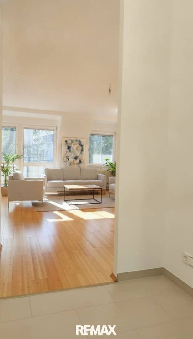 Bright 2-Room Apartment with Balcony and Terrace near Wilhelminenberg