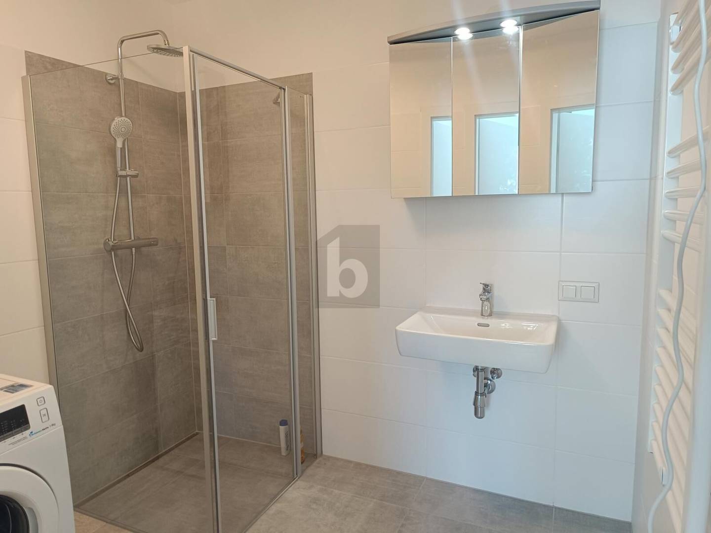 Modern furnished Wohnung near Alte Donau with balcony