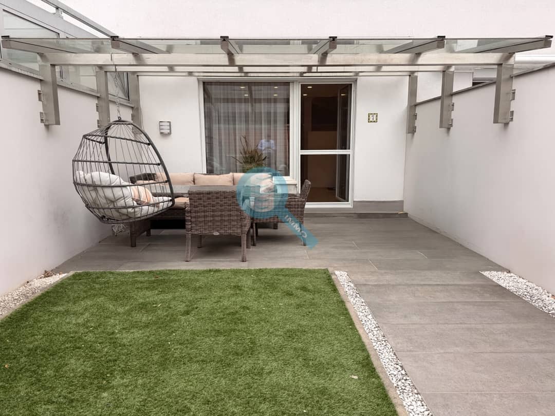 Gepflegtes Reihenhaus mit Terrasse Garten und Stellplätzen