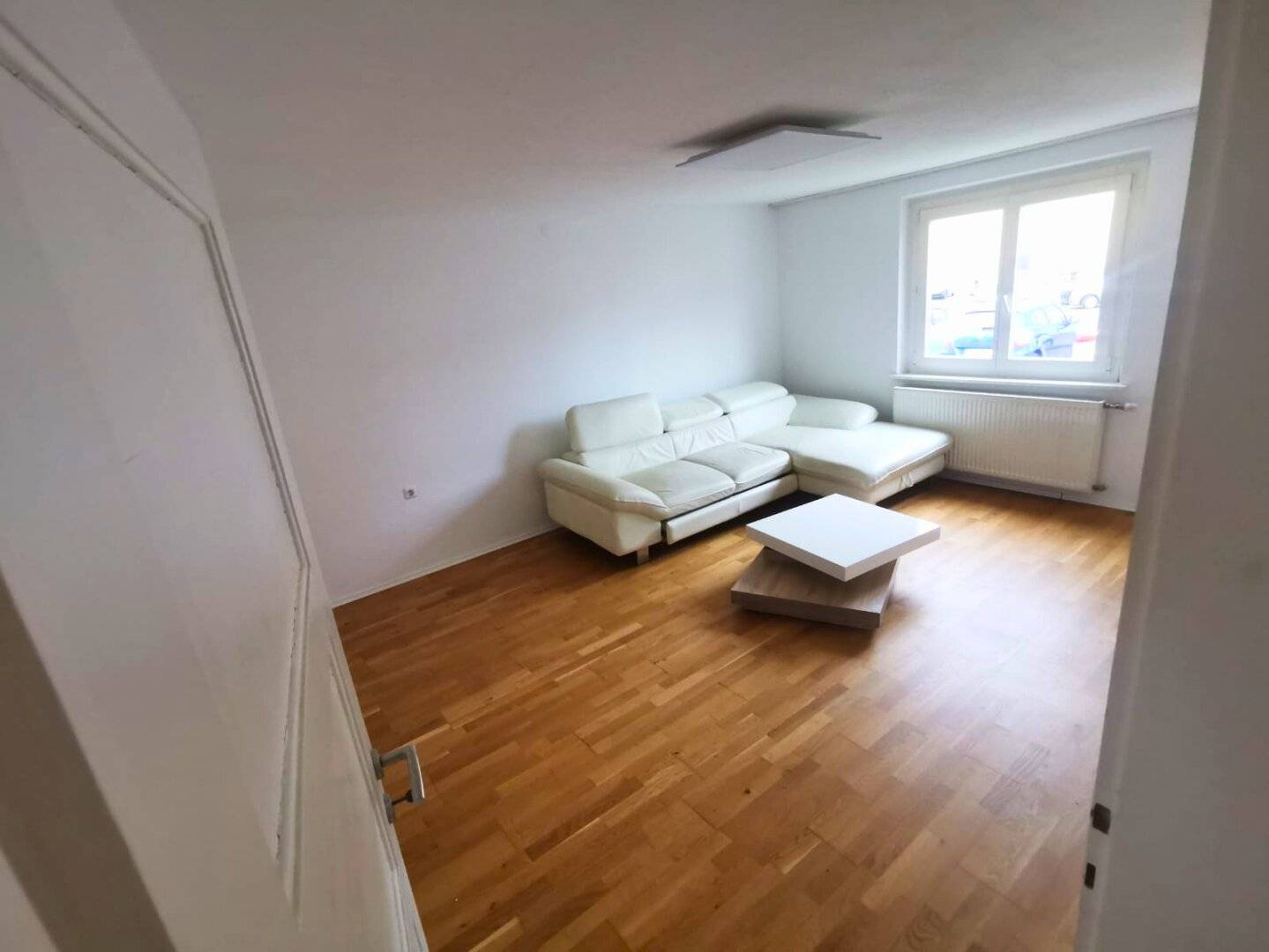 Renovierte 2,5-Zimmer-Wohnung mit Parkplatz am Leiblach