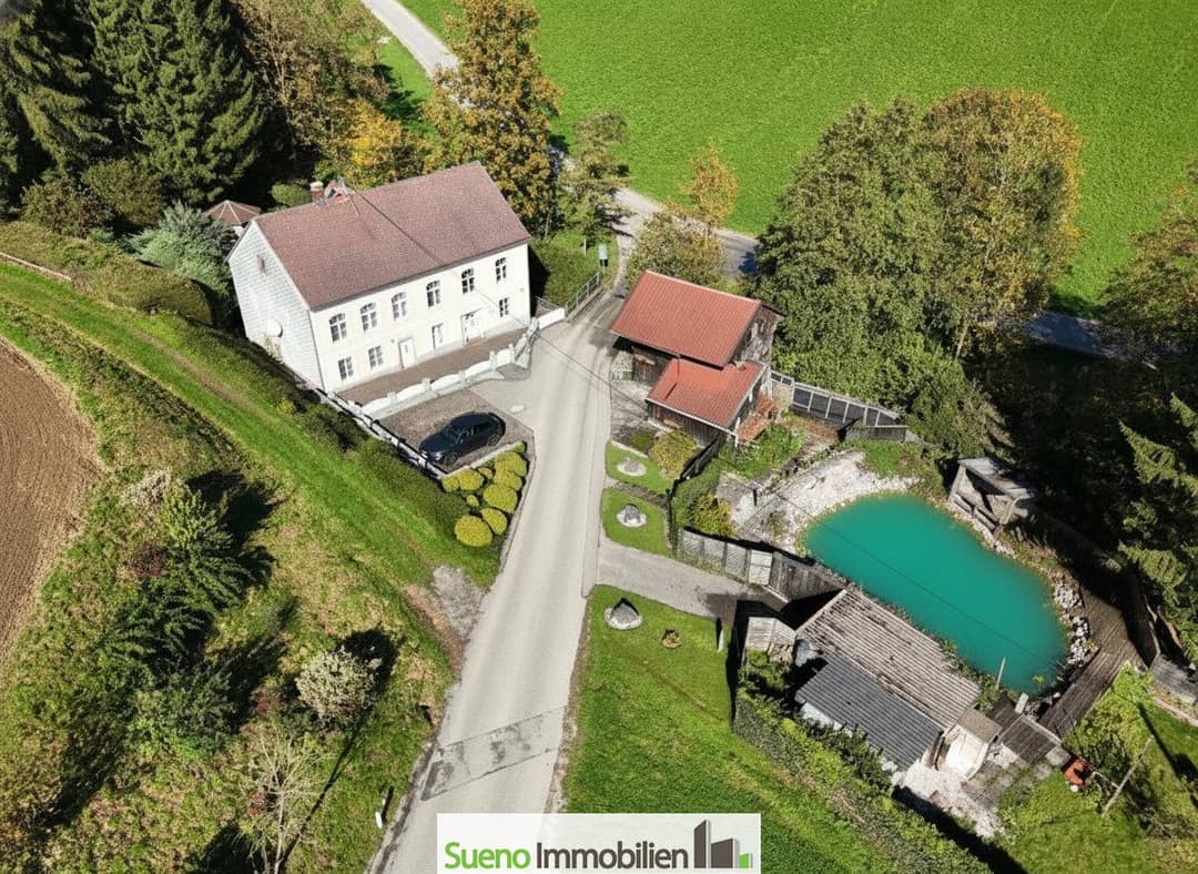 Ehemalige Mühle mit Wintergarten und Biotop