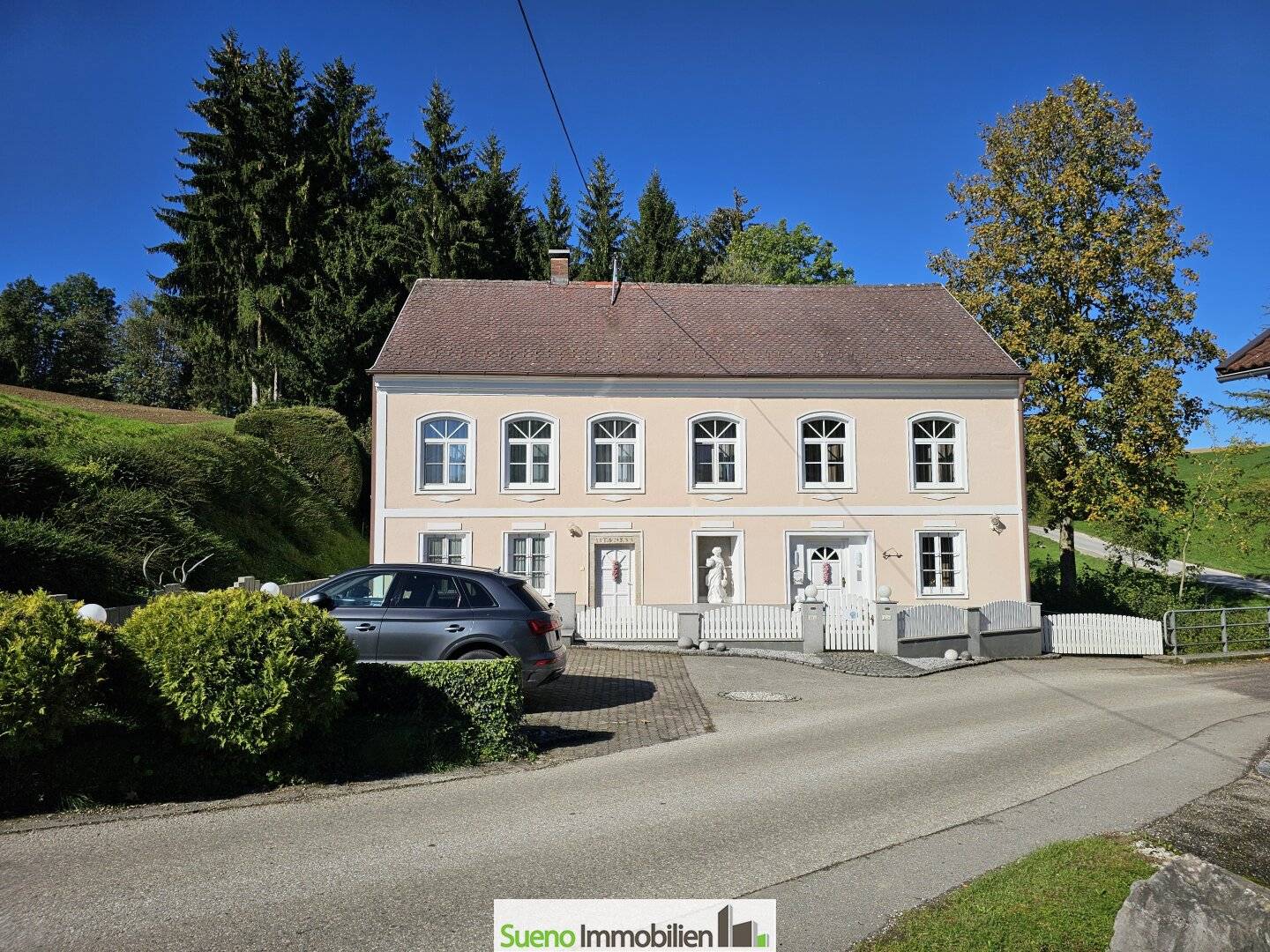 Ehemalige Mühle mit Wintergarten und Biotop