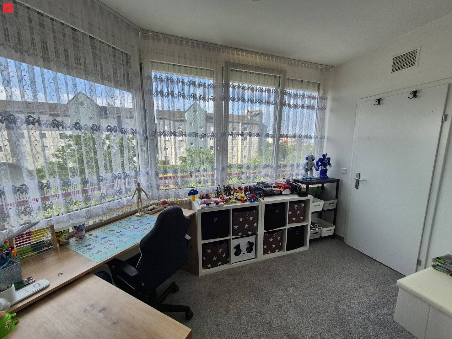 Sonnige Familienwohnung mit Loggia in ruhiger Lage