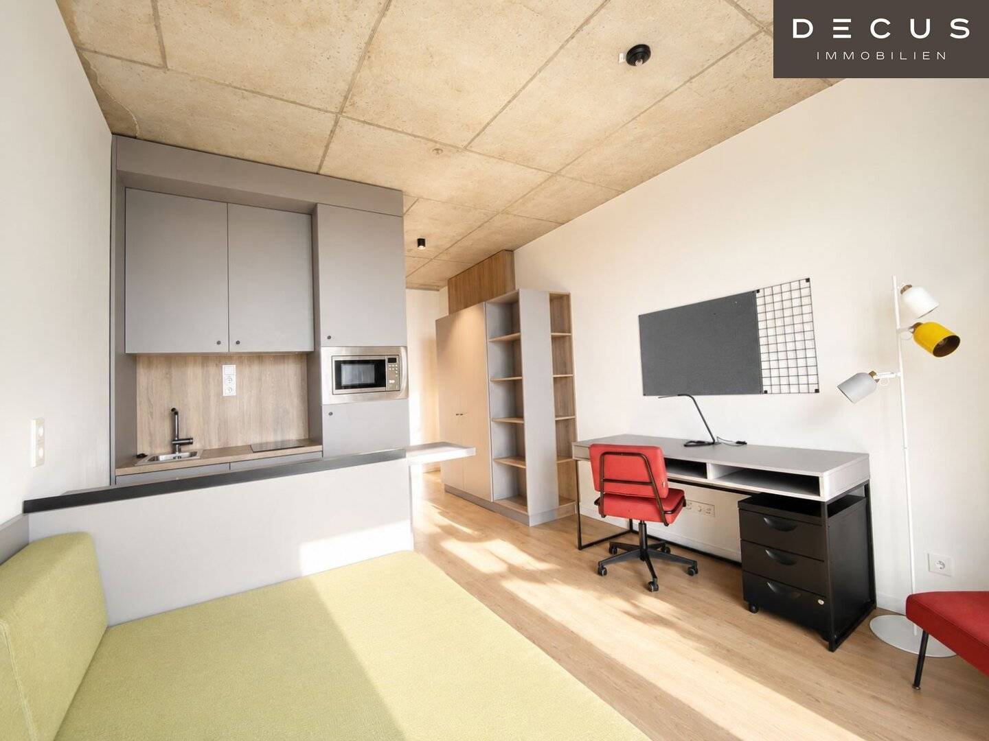 Apartment with balcony on the 30th floor of Triiiple