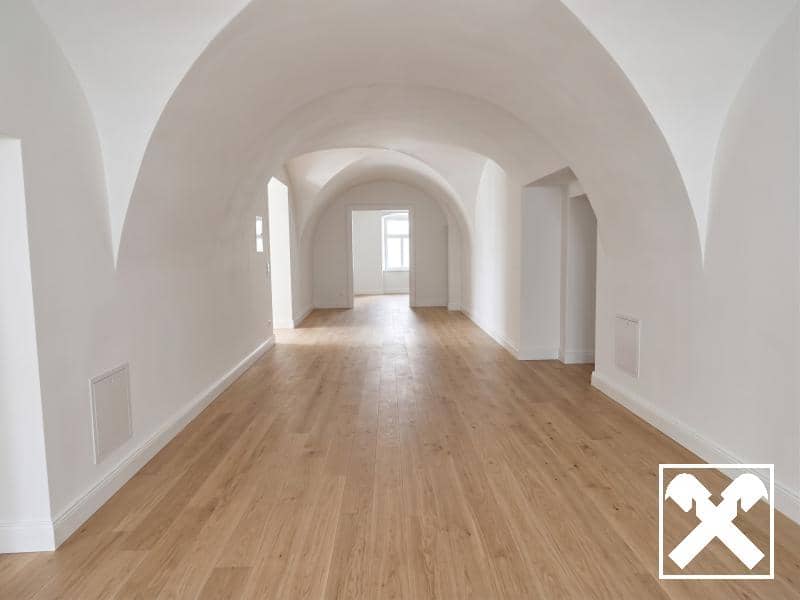 Wohnung mit Balkon im revitalisierten Altbau