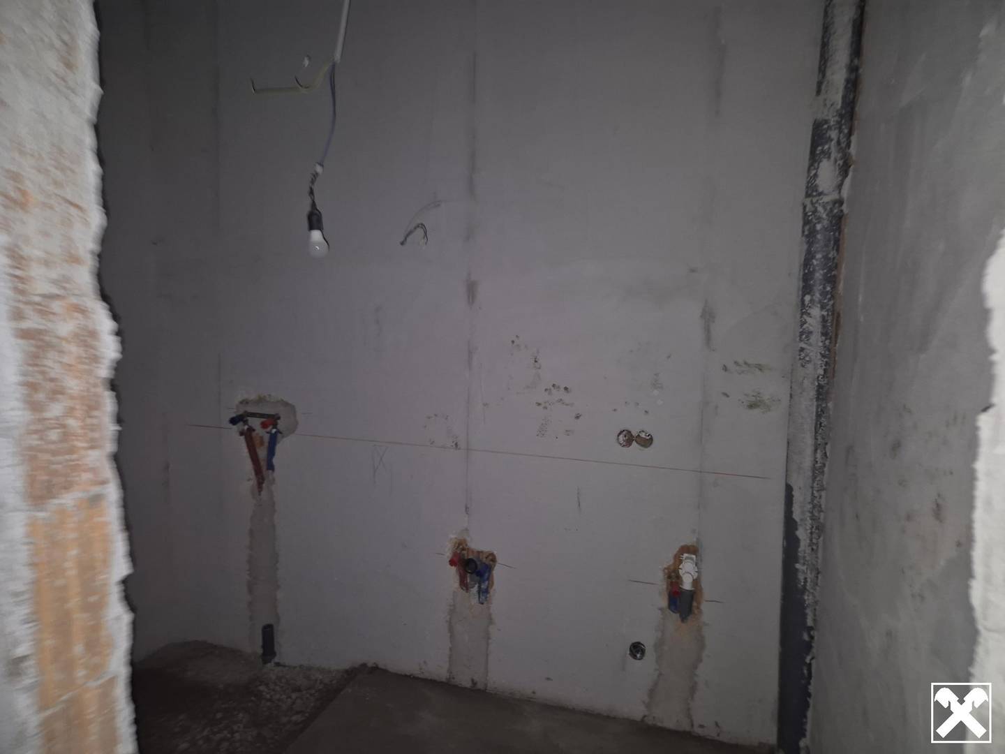Historische Altbauwohnung mit Balkon und Parkplatz